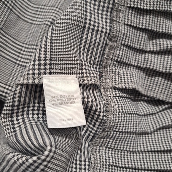 J.Jill Scoop Neck Plaid Ruffle Pleated Hem Sleeveless Blouse Size Small - Picture 6 of 7